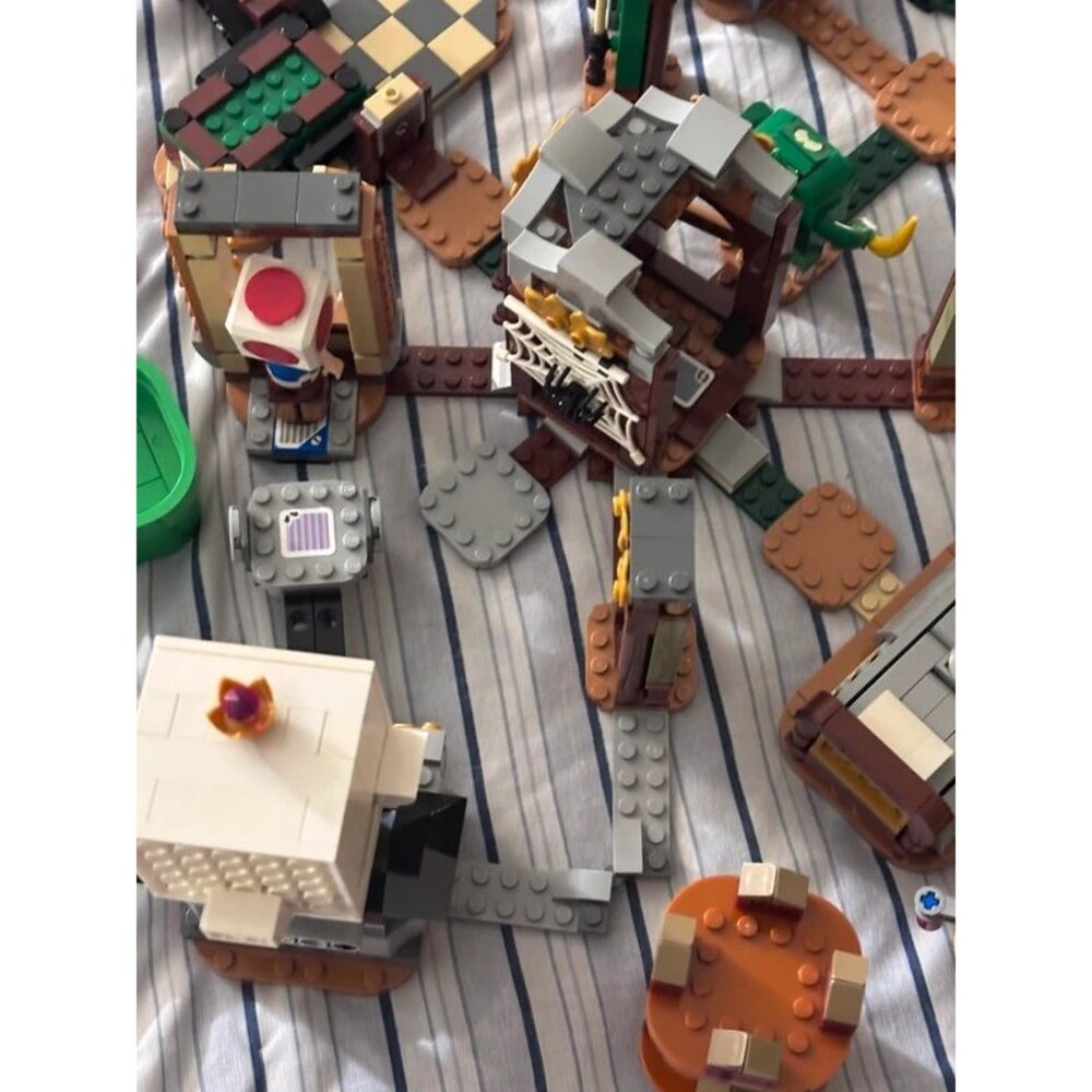 Lego Mario Set Bundle - Picture 8 of 9